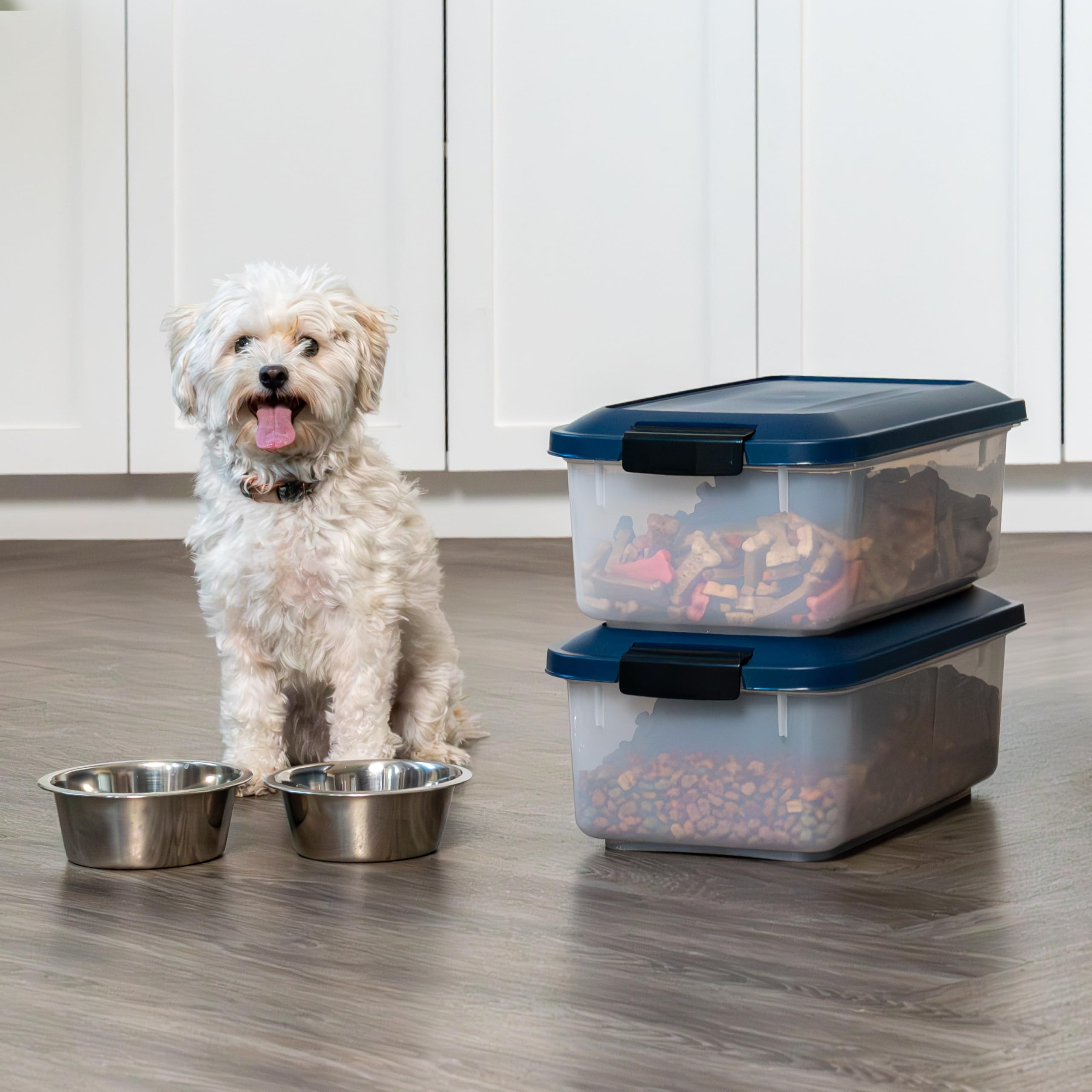 IRIS USA WeatherPro Airtight Pet Food Storage Container, Up to 14 lbs, Dog Cat Bird and Other Pet Food Storage Bin Keep Pests Ou