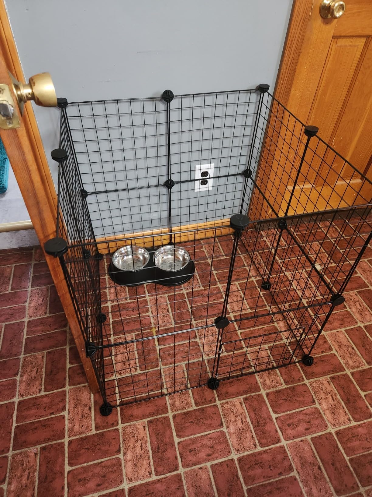 Langxun Rabbit Run,Puppy Pen With Door,Encrypted Wire Mesh Cages16 Panels Indoor/Outdoor Diy Metal Pet Fence For Puppy,Rabbit,Kitten,Hamster,Guinea Pig,Turtle,Hedgehog.Black