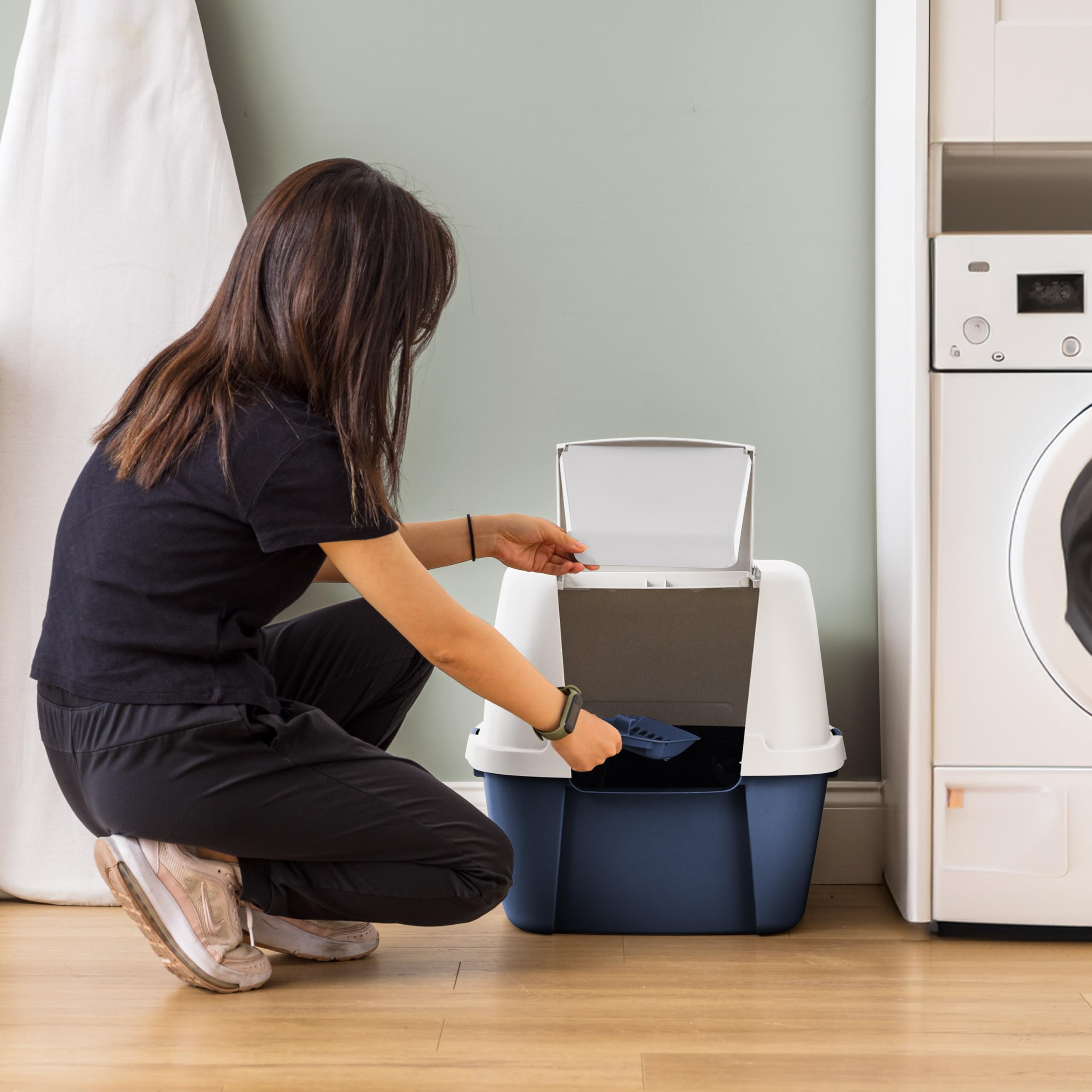 Iris Usa Cat Litter Box, Large Litter Box Enclosure With Front Door Flap And Scoop, Covered Kitty Litter Box With Handle And Buckles For Portability And Privacy, Navy/White