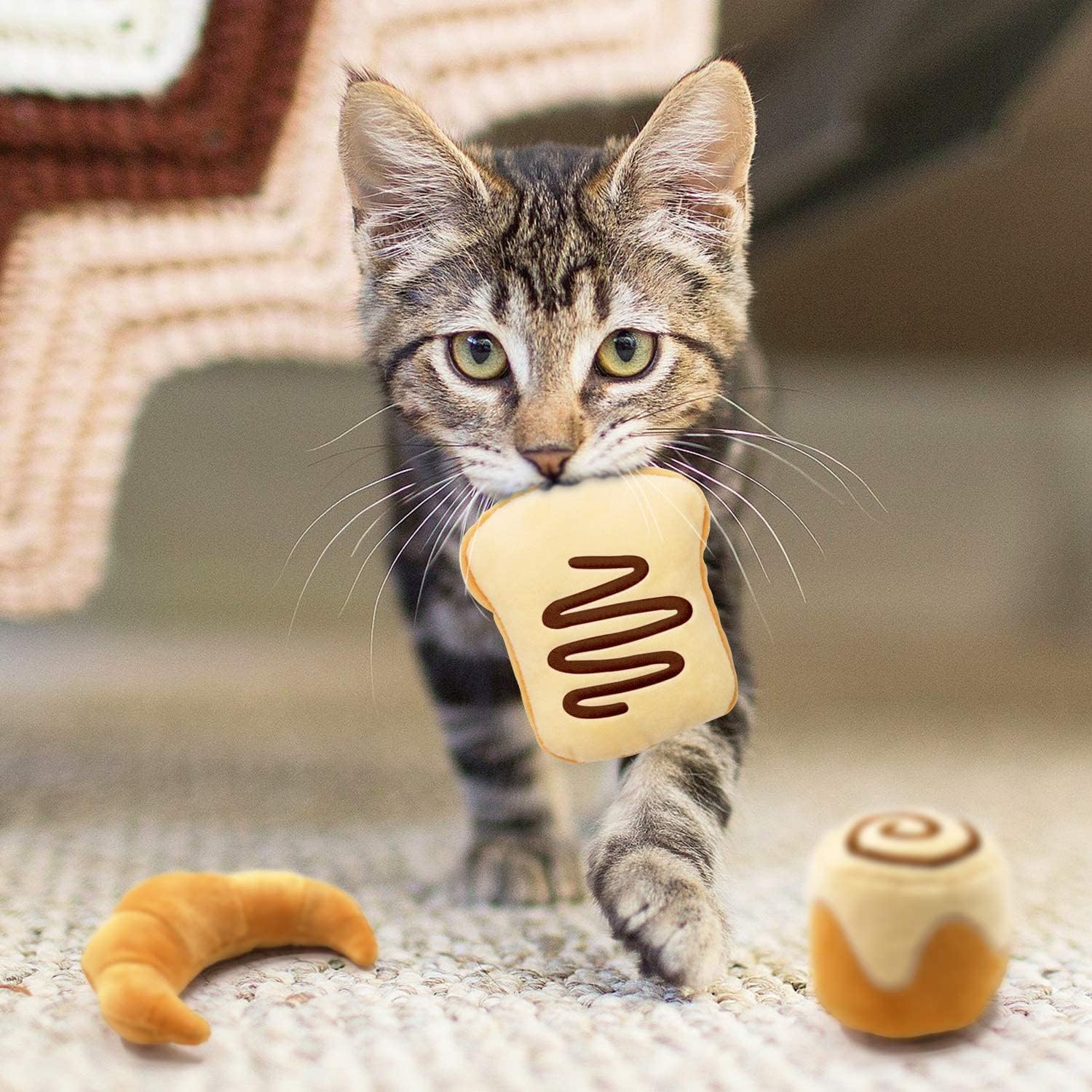 Bread Catnip Toys Cat Toys For Indoor Cats Interactive Toys For Cat Lover Gifts Kitten Chew Bite Kick Toys Baguette Croissant Pretzel Toast Bun Cinnamon Roll Plush Catmint Pet Birthday Presents
