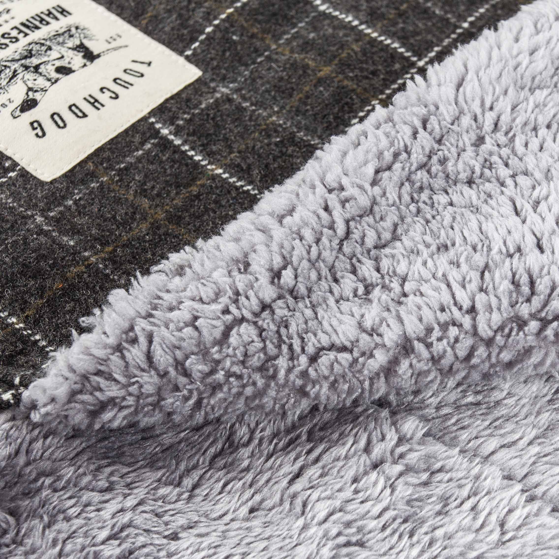 Touchdog  2-in-1 Windowpane Plaided Dog Jacket with Matching Reversible Dog Mat - Dog Coat Features Easy Hook-and-Loop enlosures
