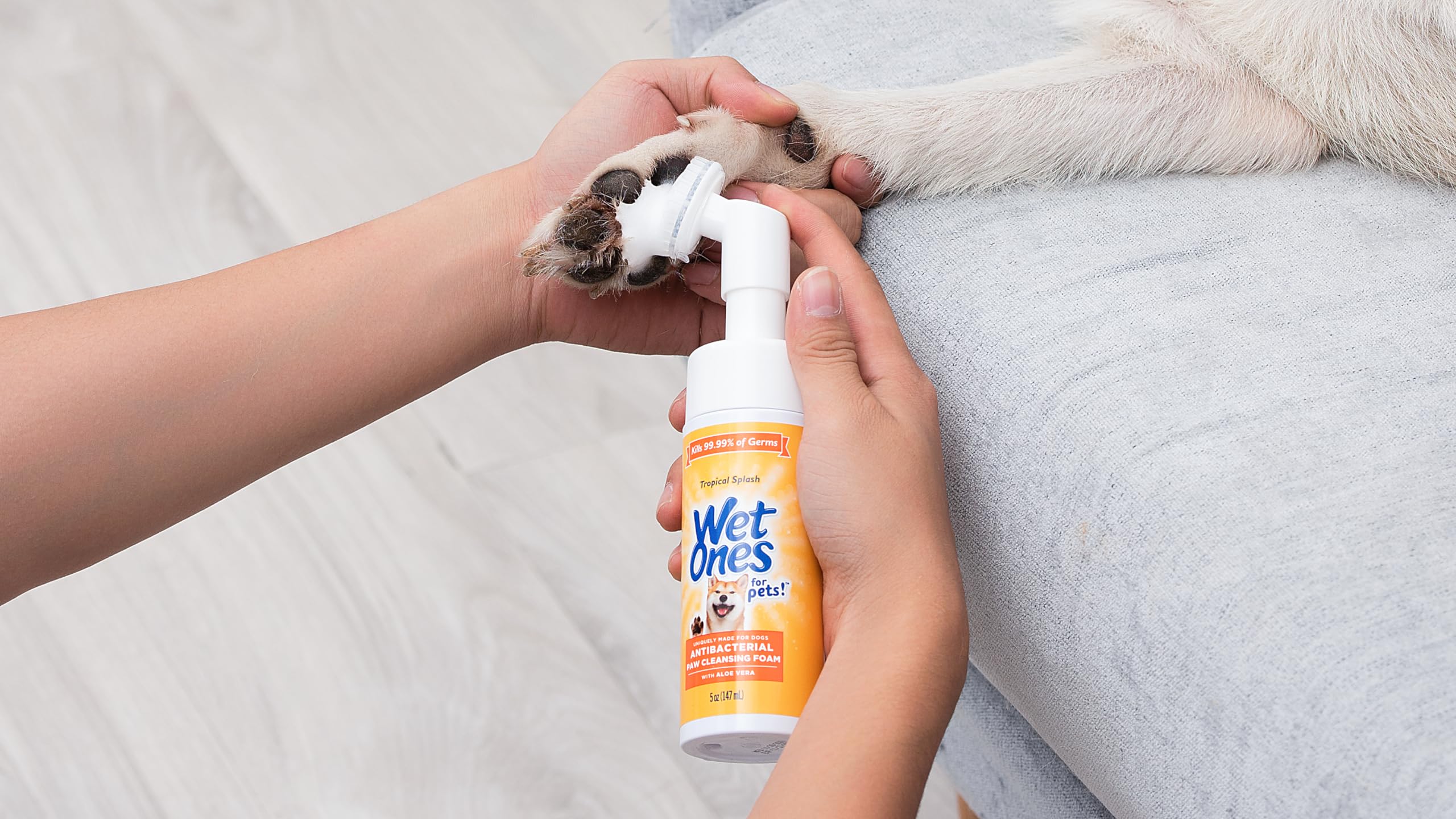 Wet Ones For Pets Antibacterial Paw Cleaner With Built-In Scrubber Brush - Foaming Cleanser For Dog Paws - Washer & Grooming Car