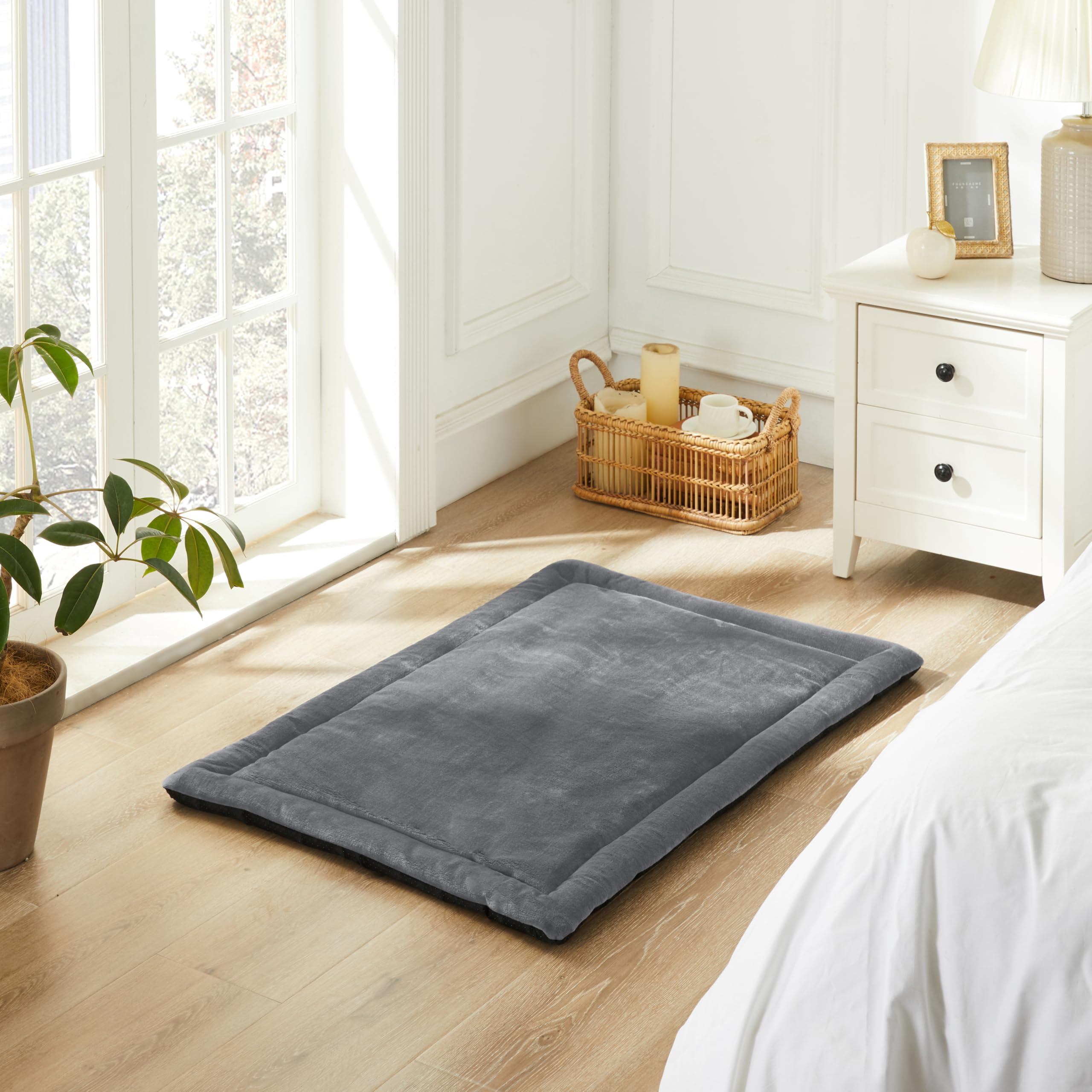 Allisandro Lightweight Waterproof Dog Bed Pad, 1.5' Thick Travel Mat For Crates, Kennels & Elevated Beds, Washable Non-Slip Sle