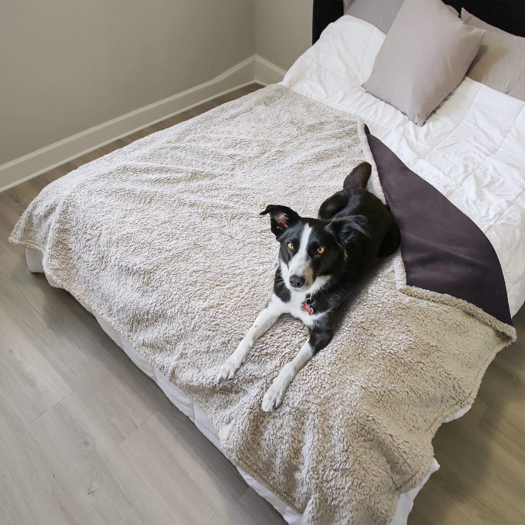 Kritter Planet Large Waterproof Bed Blanket For People & Pet, Reversible Sherpa Fleece Protector Couch Cover For Pets, Liquid Pr