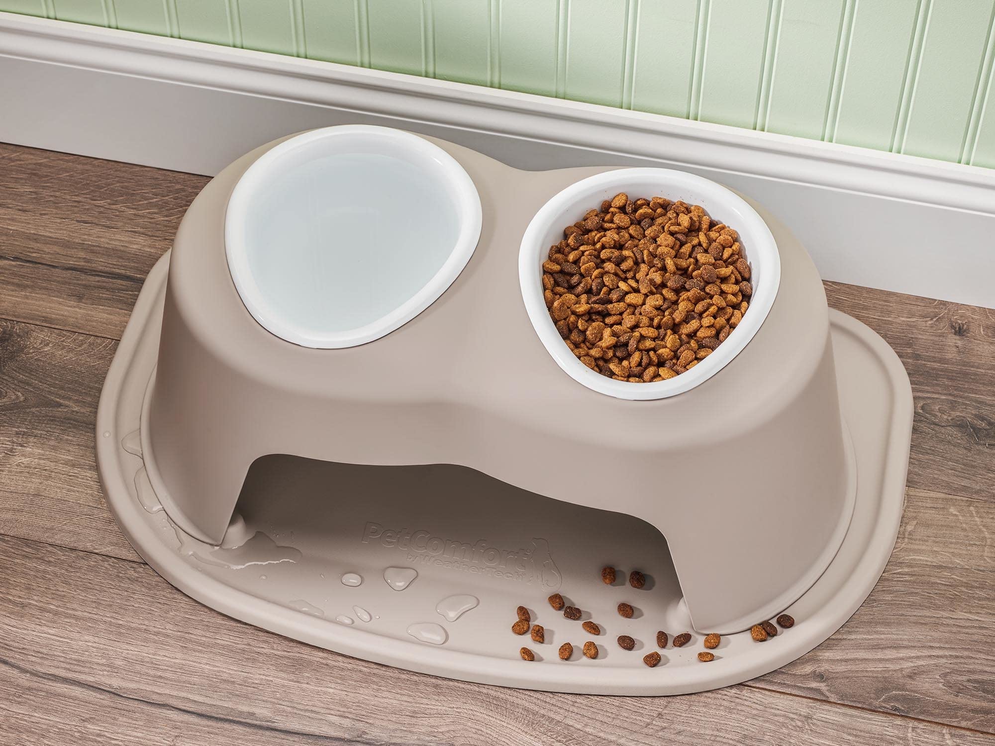 Weathertech Double High Pet Feeding System W/Plastic Dog/Cat Bowls - 6'' High Stand Tan (Pdhc3206Tntn)