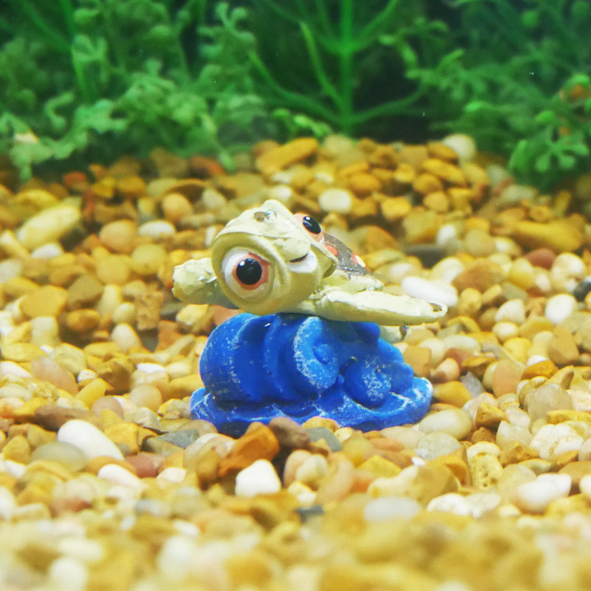 Penn-Plax Squirt Mini Aquarium Ornament For Finding Nemo - Fun Decoration For Your Smaller Tank With This Friendly Turtle Riding A Wave
