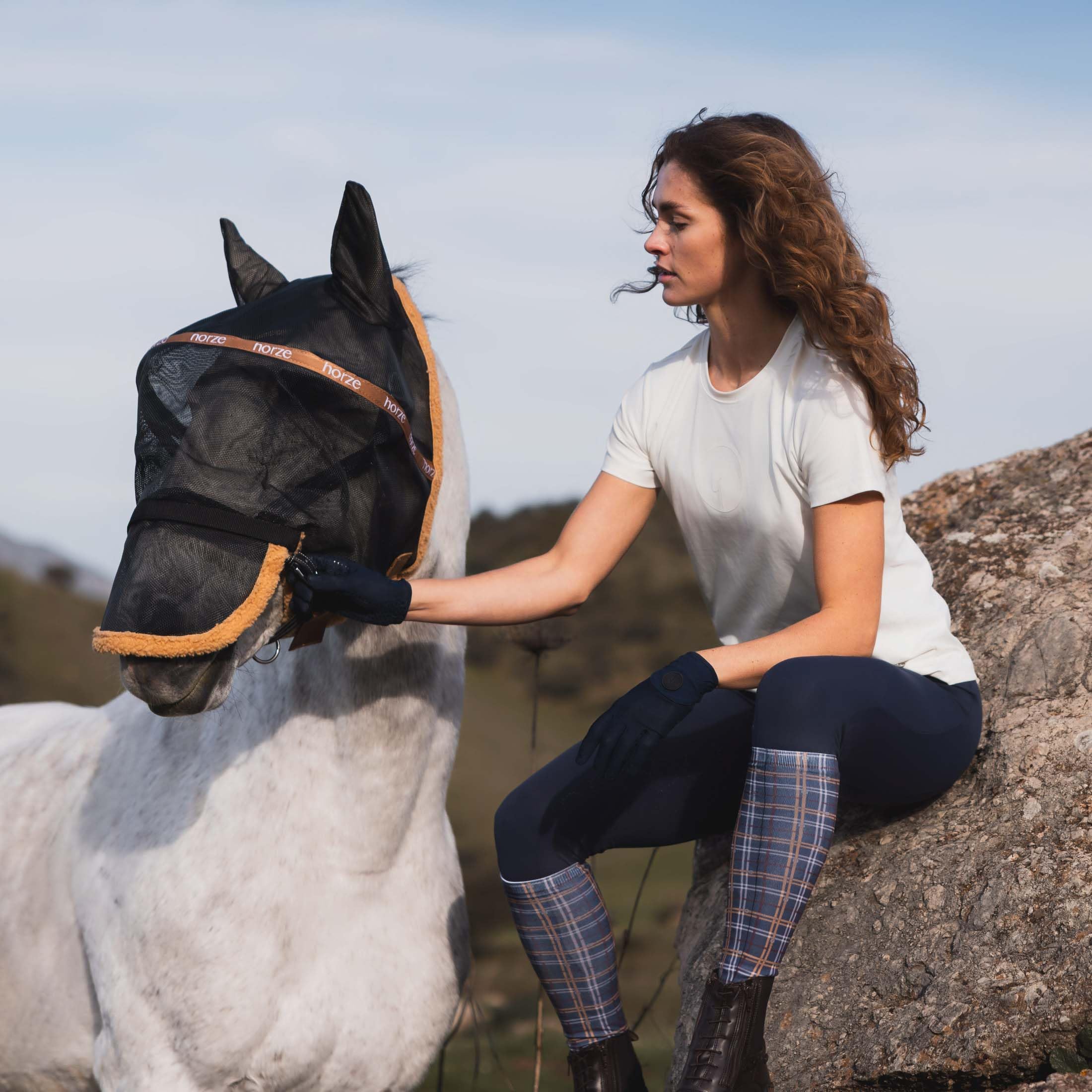 HORZE Wire-Framed Soft Mesh Fleece-Lined Fly Mask with UV Protection - Indian Tan - S