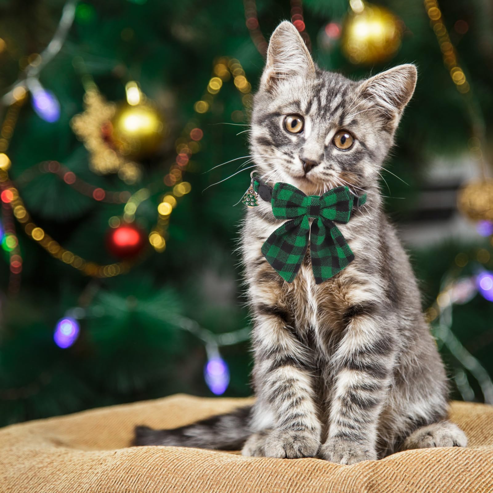 Scenereal Christmas Cat Collar With Bell & Stylish Bowtie, Classic Red Green Plaid Pattern Breakaway Cat Collars Accessories For