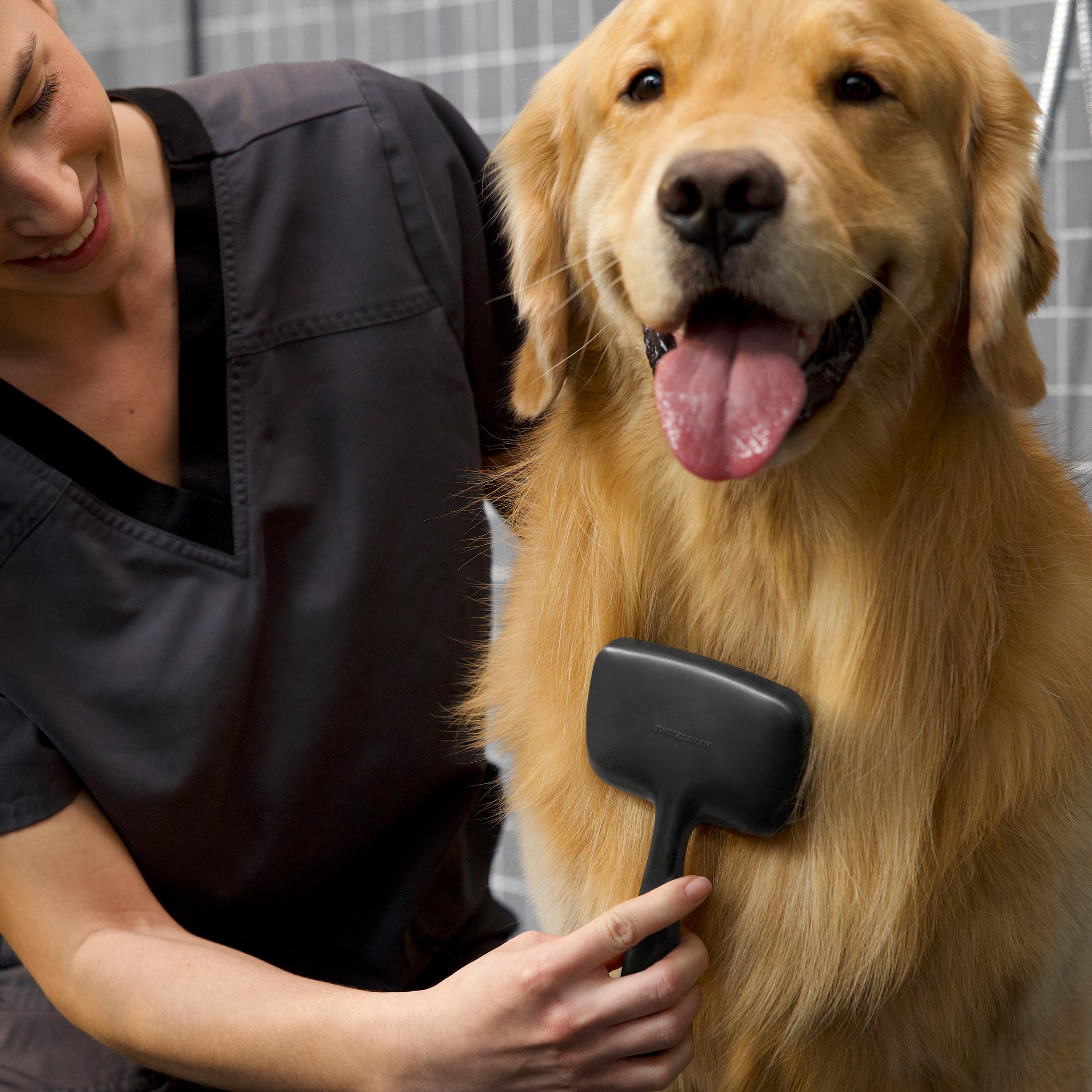 Tweezerman Dog And Cat Slicker Brush For Large Pets, Grooming Brush With Coated Bristles To Prevent Scratching And Ergonomic Han