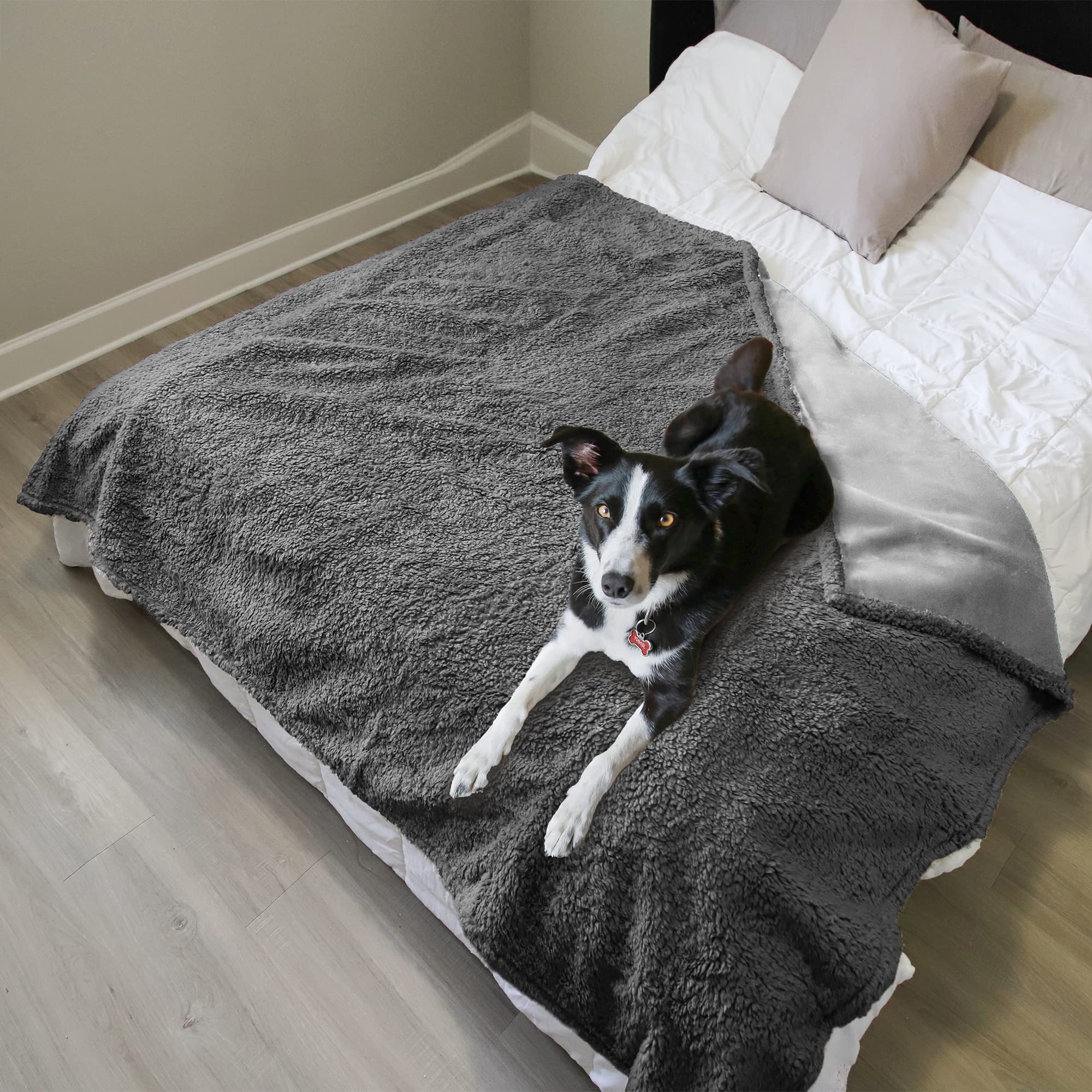 Kritter Planet Waterproof Bed Blanket for Couples, Washable Stain Proof Pad Bed Cover, Reversible Leakproof Protector, Liquid Pe