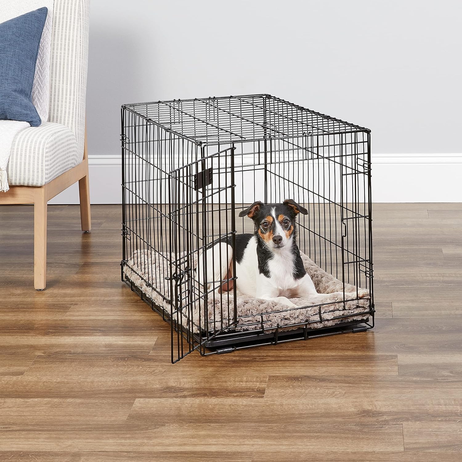 Midwest Homes For Pets Newly Enhanced Single Door Icrate Dog Crate, Includes Leak-Proof Pan, Floor Protecting Feet , Divider Pane L & New Patented Features
