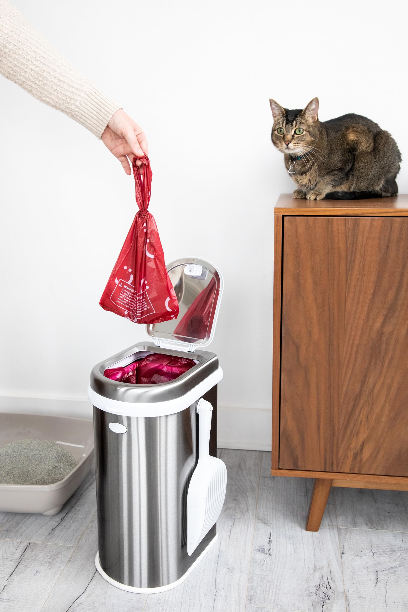 Ubbi Pet Waste Sacks, Lavender Scented Cat Litter Disposal Bags, Leak Proof And Easy Tie, 200 Count (Pack Of 1)