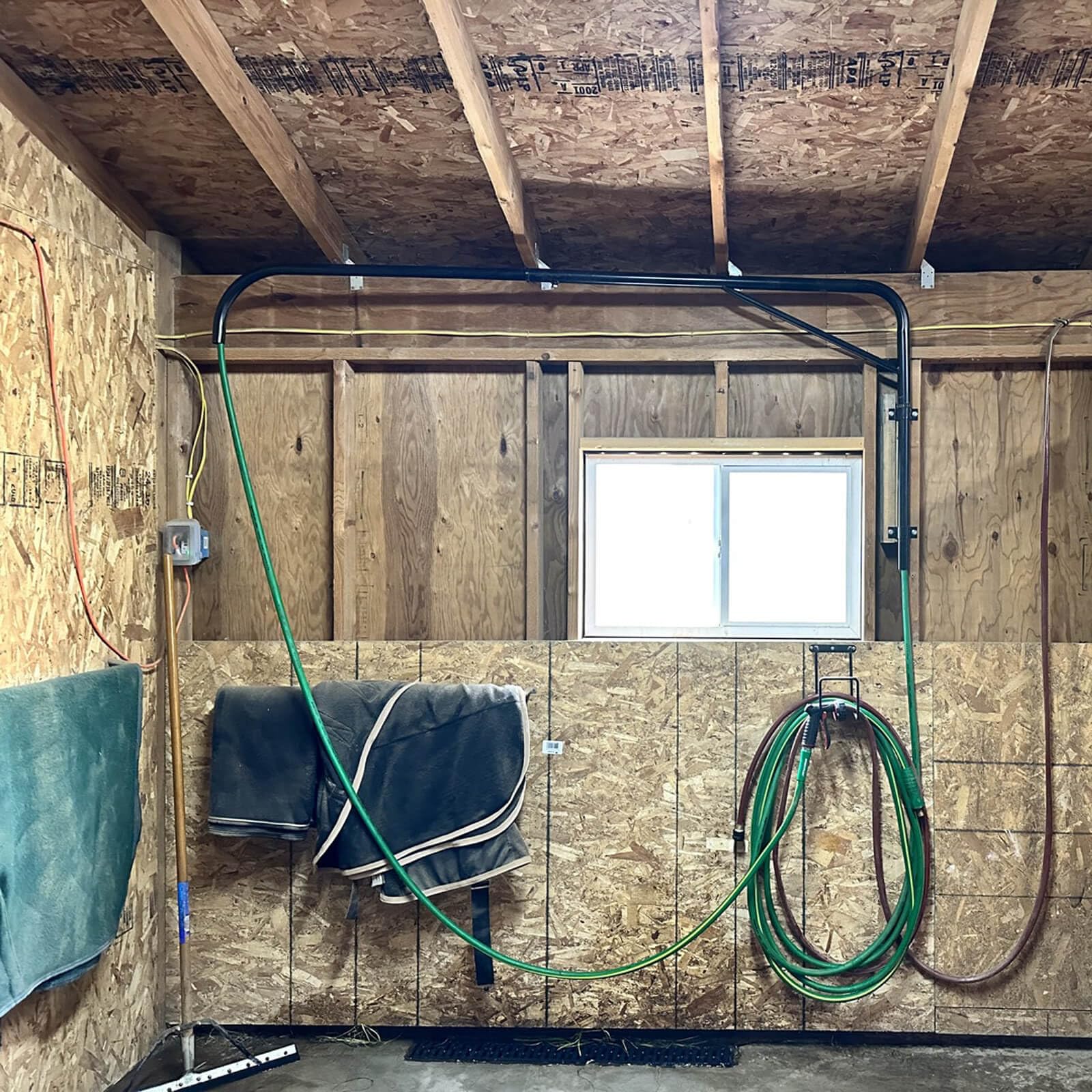 Hose Boom, Horse Wash Stall Hose Boom, Hose Boom Arm Wall Mount Preventing Tangling And Trampling While Washing Your Horse, 180