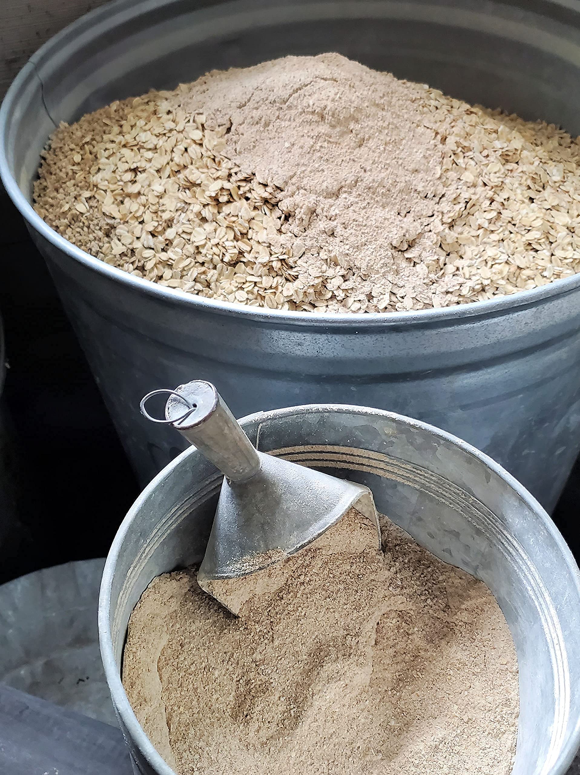 Fresh Eggs Daily Brewer's Yeast with Garlic & Niacin for Ducks & Ducklings - 1LB Feed Supplement for Backyard Chickens