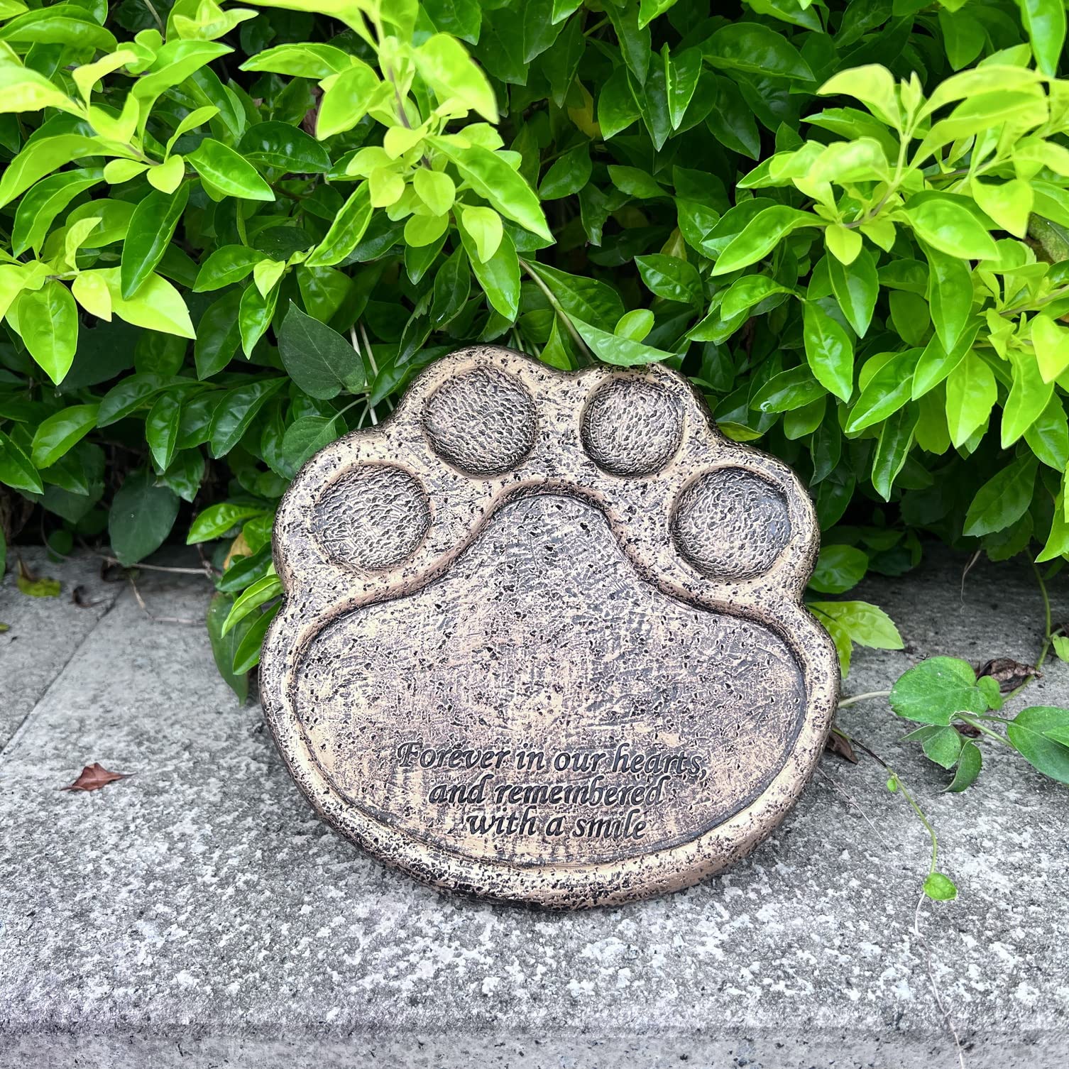 Garden Stepping Stone, Paw Of Dog Cat Pet Memorial Stones, Loss Of Pet Gift - 7.5'' L X 7.5'' W X 0.6'' D