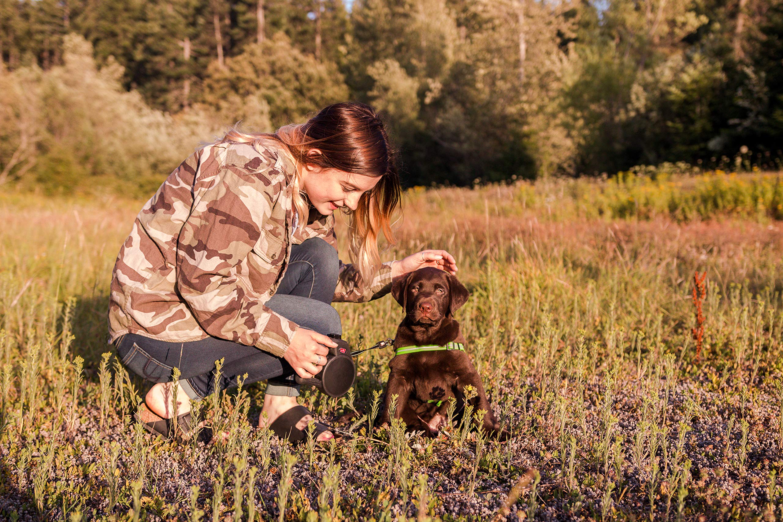 WIGZI Retractable Dog Leash, Medium Black - Durable Liquid Filled Gel Handle, Reflective Tape, Rust Proof, EZ Lock, Enhanced Retraction Technology