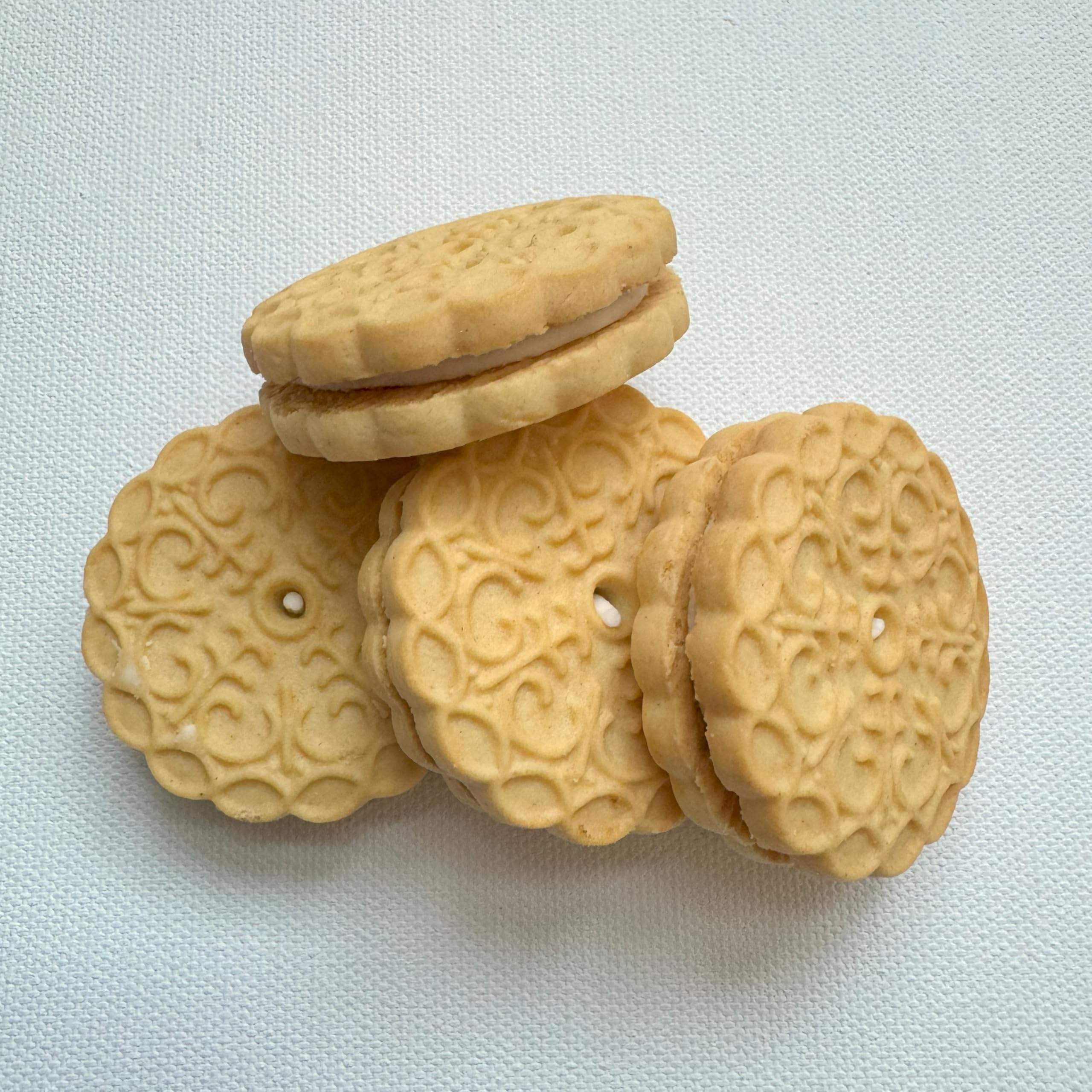 Exclusively Dog Cookies Sandwich Cremes Peanut Butter Flavor Dog Treats for Medium and Large Dogs, Natural and Made in The USA,