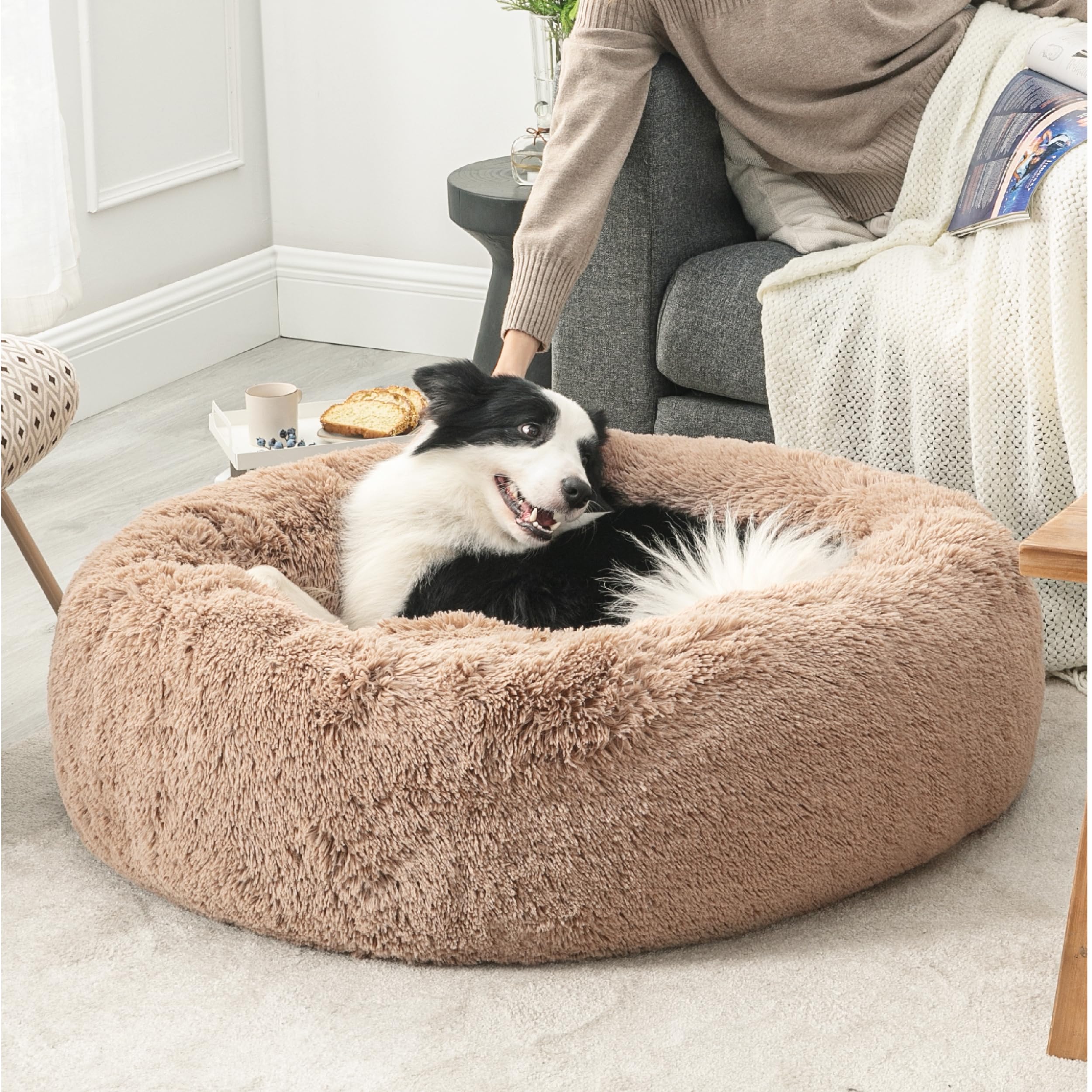 Bedsure Calming Dog Bed For Large Dogs - Donut Washable Large Pet Bed, 36 Inches Anti Anxiety Round Fluffy Plush Faux Fur Dog Be