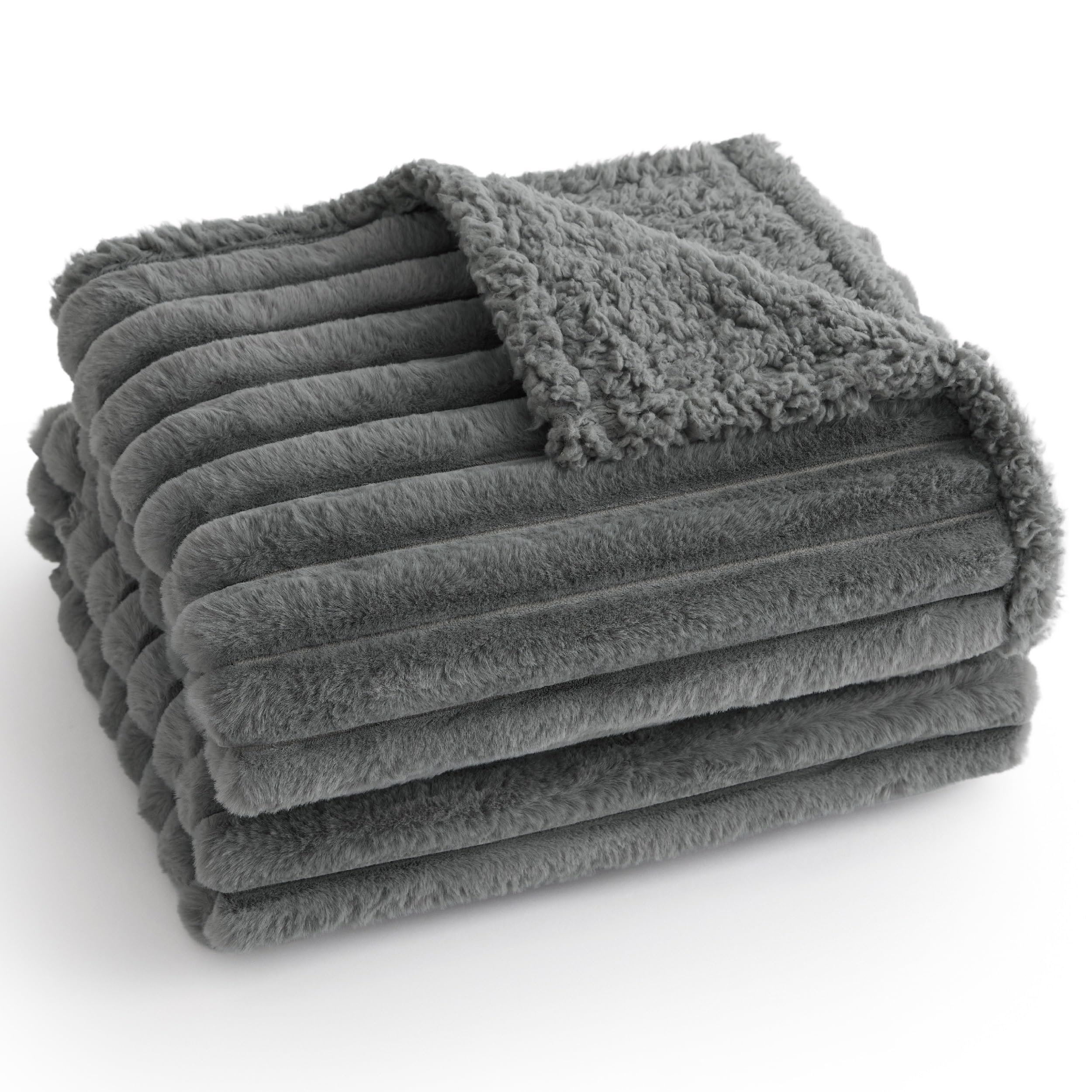Bedsure Waterproof Dog Blanket  Dog Bed Blankets Washable for Medium Dogs, Fluffy Pet Throw Blanket for Sofa Bed Protector, Cal