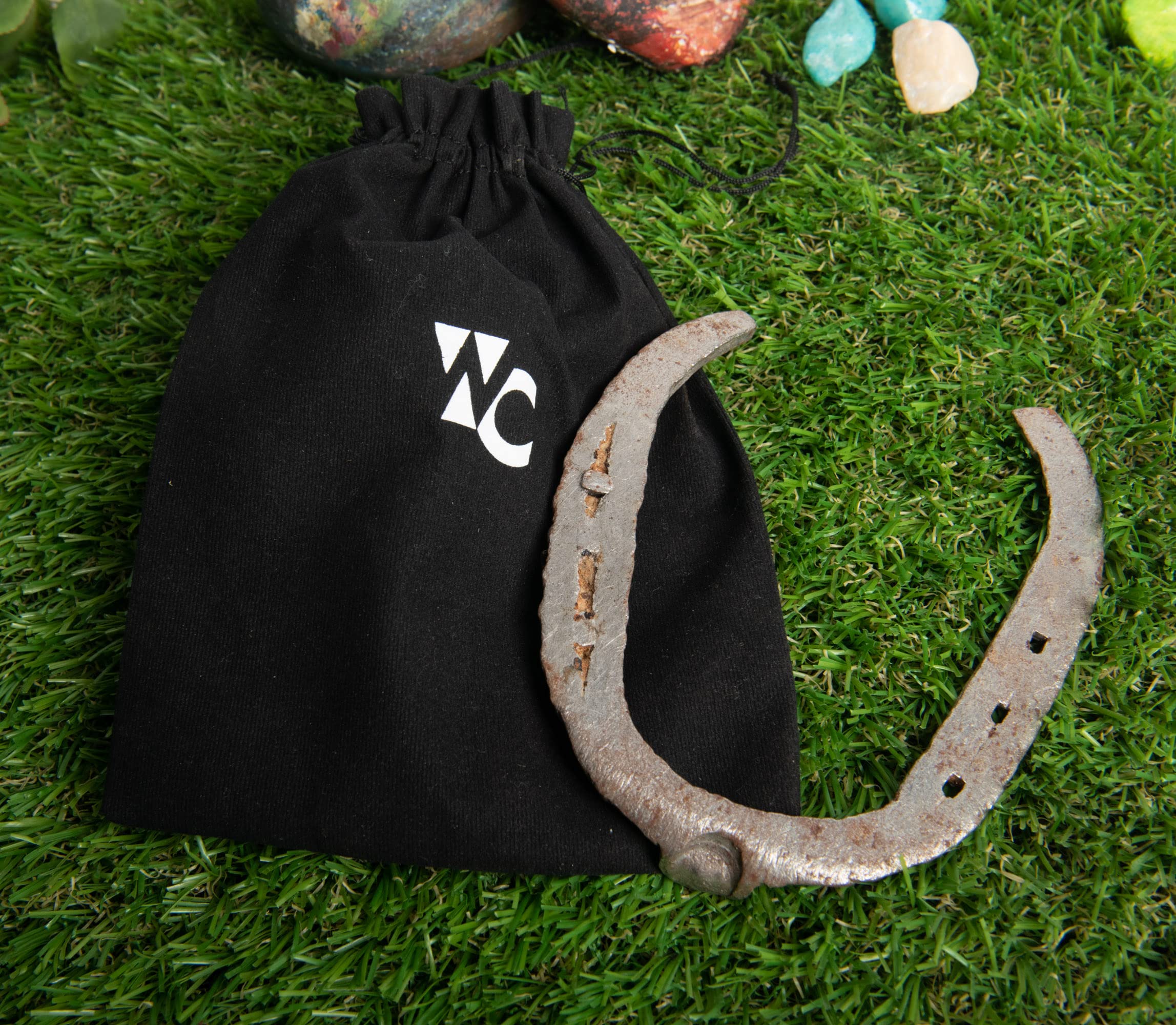 Wonder Care Horseshoe Authentic Used Horseshoe Good Luck Charm Rustic Auspicious Lucky Gift Cast Iron Real Horseshoe for Wall De