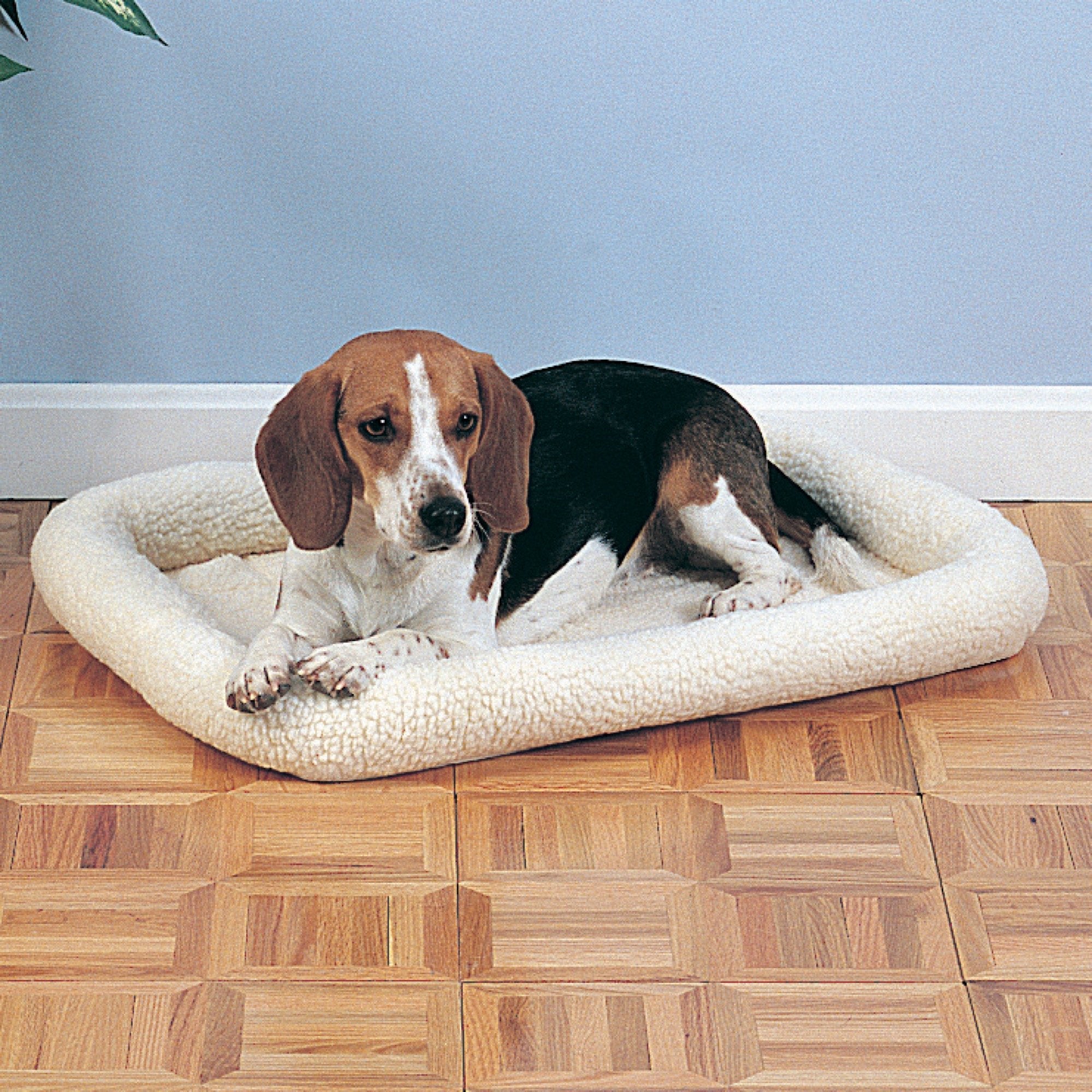 Slumber Pet Sherpa Crate Pet Bed with Bumper-Style Cushioning for Comfort in Crate,Small, Natural Beige