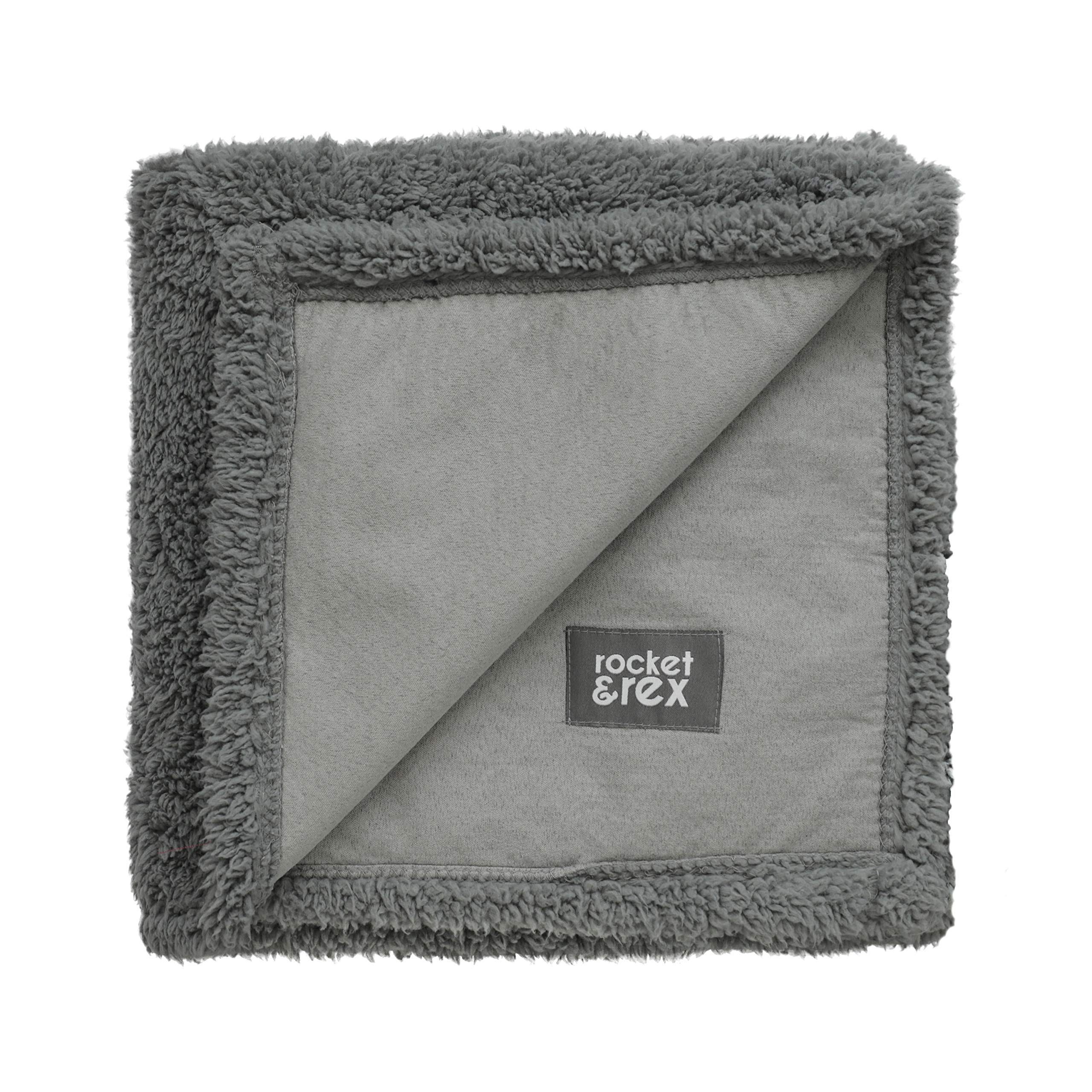 rocket & rex Extra Small Waterproof Dog Blankets for Dogs | Pet Blanket for Small Dogs and Cats | Reversible, Premium Fleece and
