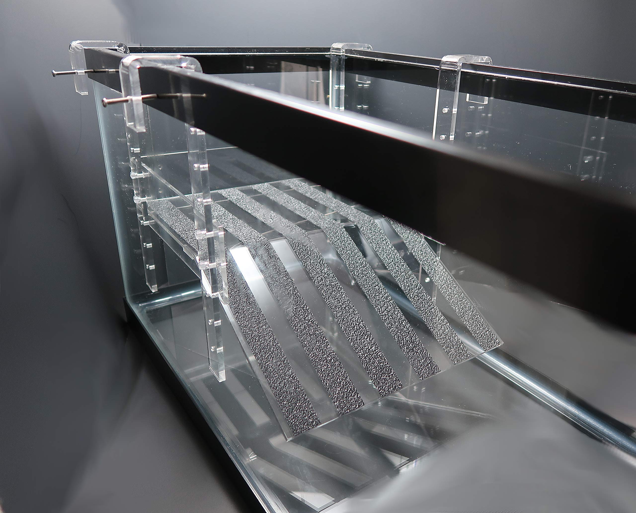 Labrinx Designs Wide Hanging Turtle Ramp - Aquatic Reptile Basking Platform