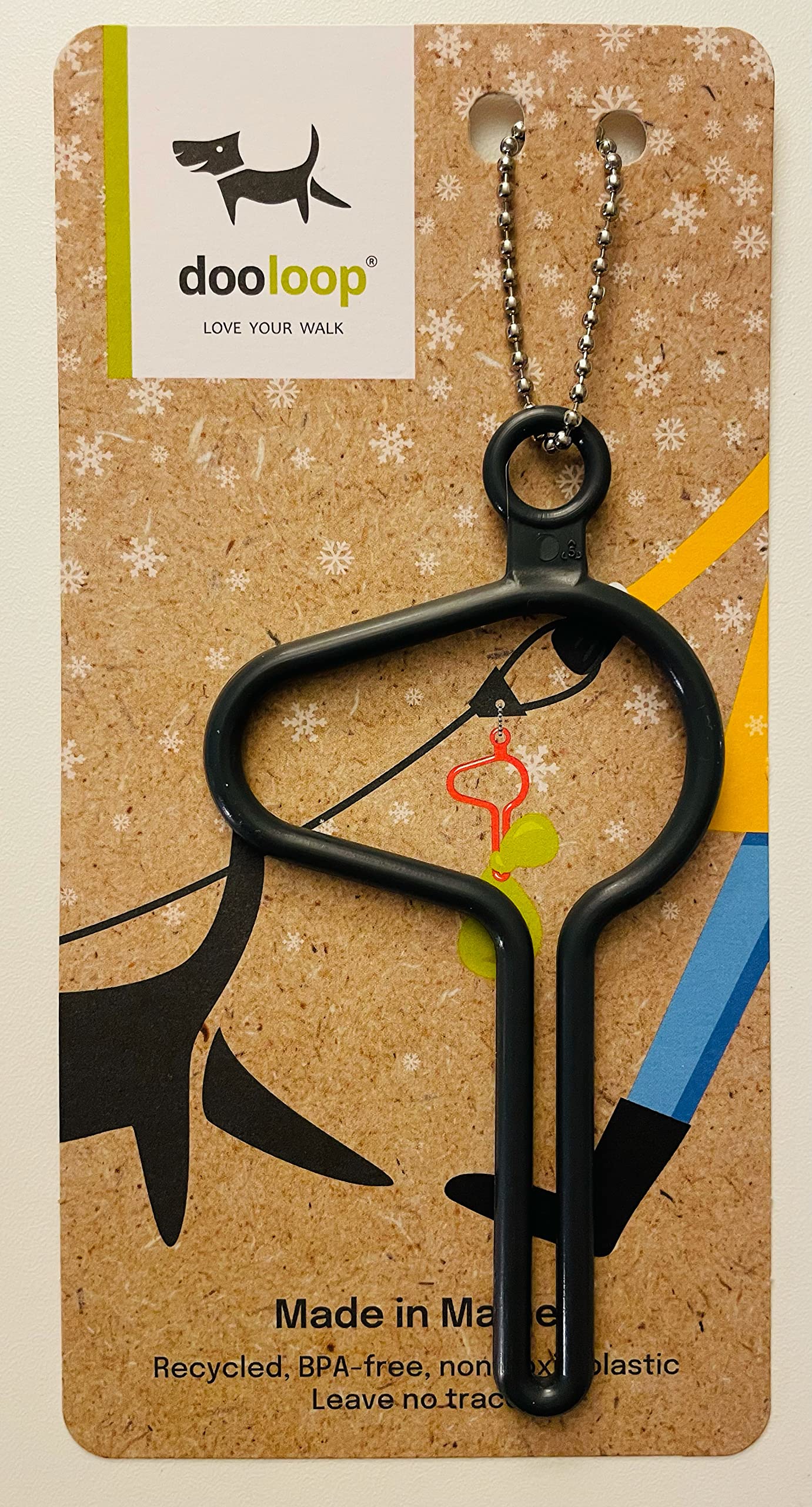 The Dooloop Hands Free Dog Poop Holder - Carry Pet Waste Bag With Attachable Leash Accessory For Dog Walking. Now Made With Recycled/Recyclable Plastic. Maine, Usa (Charcoal)