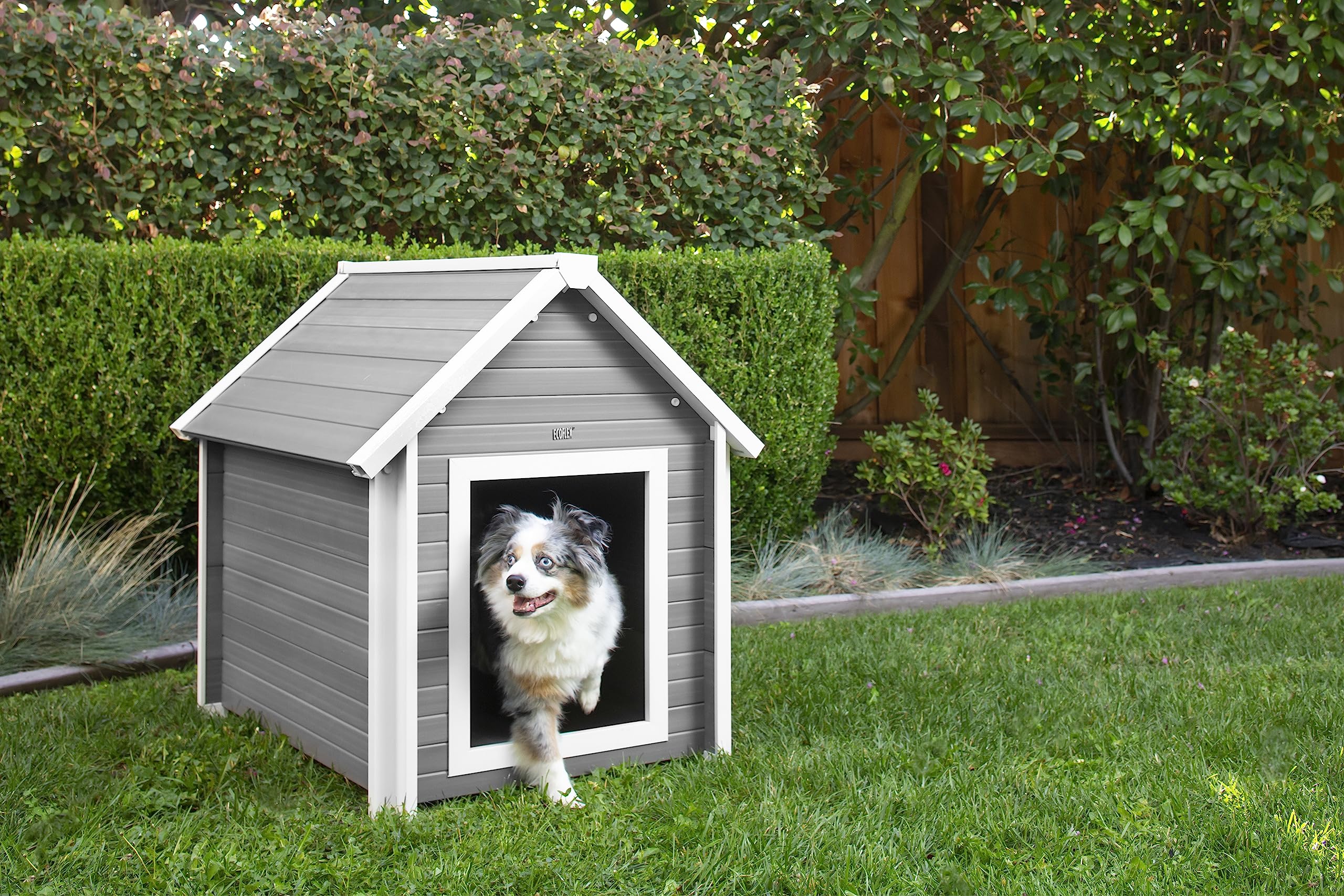 New Age Pet Ecoflex Outdoor Large Bunk Style Dog House For Up To 80Lbs Pets | 10 Year Manufacturer Warranty | Weatherproof Roof & Elevated Floor | Easy-To-Assemble & Clean