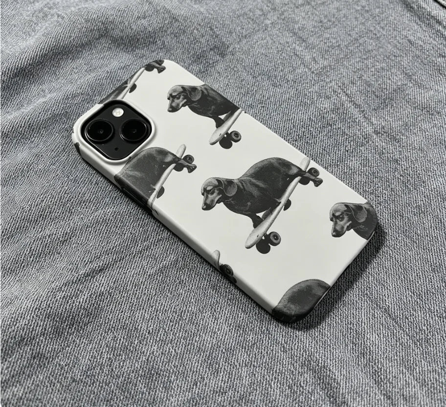 Playful Dachshund Skateboard Black & White Dog Skating Phone Case For iPhone 17 Air 16 E 15 14 13 12 11 Pro Max Plus Cover