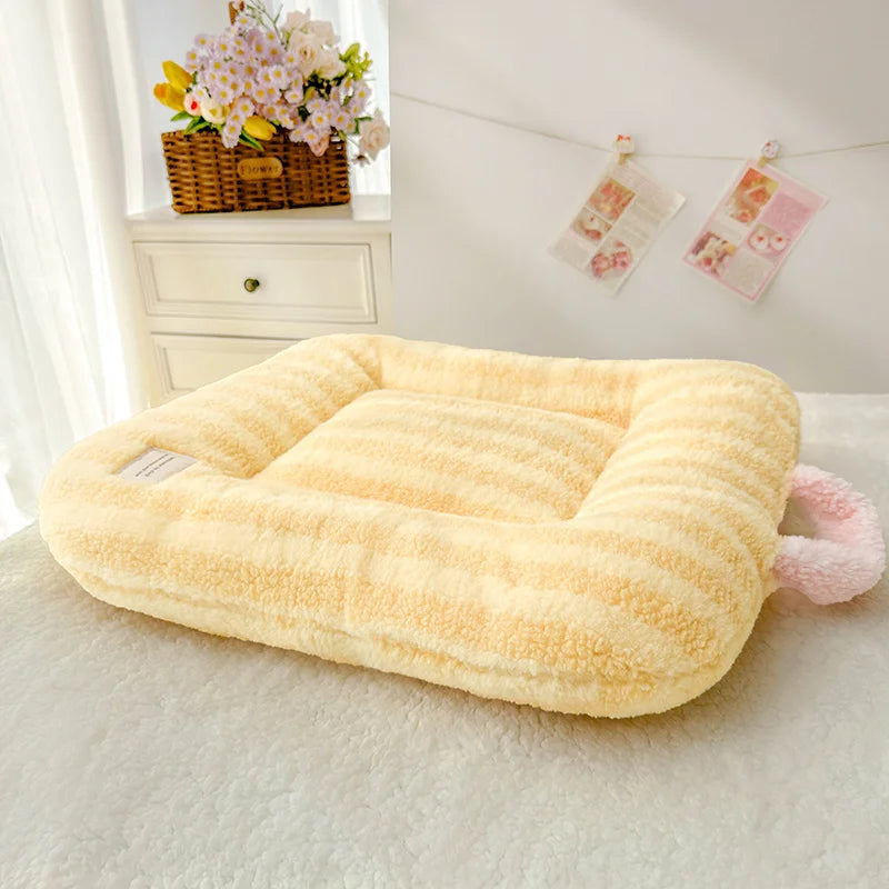 Cute Soft Pet Cat Bed Pad For Four Seasons Soft Plush Oval Comfortable Sleeping Washable for Small Medium Dogs/Cats Pet Products