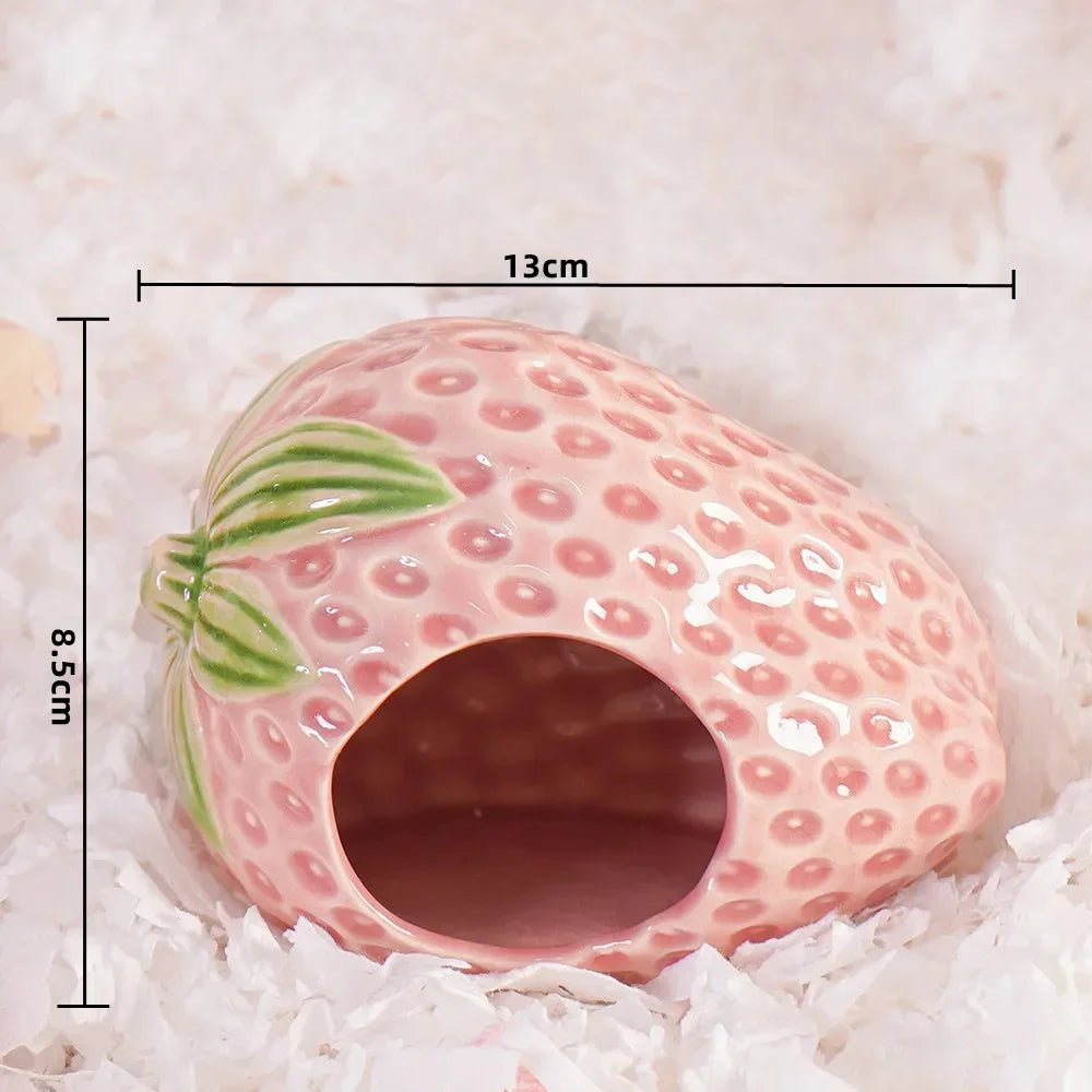Cute Ceramic Strawberry House Pet Items Hamster Cage Small Pet Bowl For Rabbit Ferret Rat Chinchilla Hedgehog Pet Products