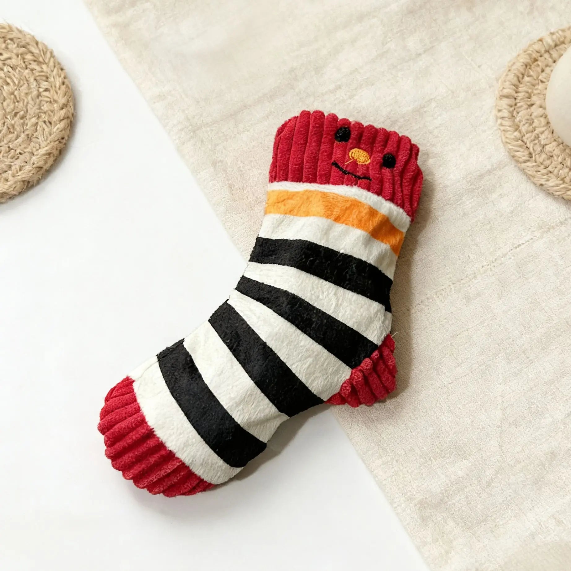 Sock Shaped Plush Pet Chew Toy Hidden Food Design Built-in Squeaker Bite Resistant Teeth Grinding Interactive Play Supplies