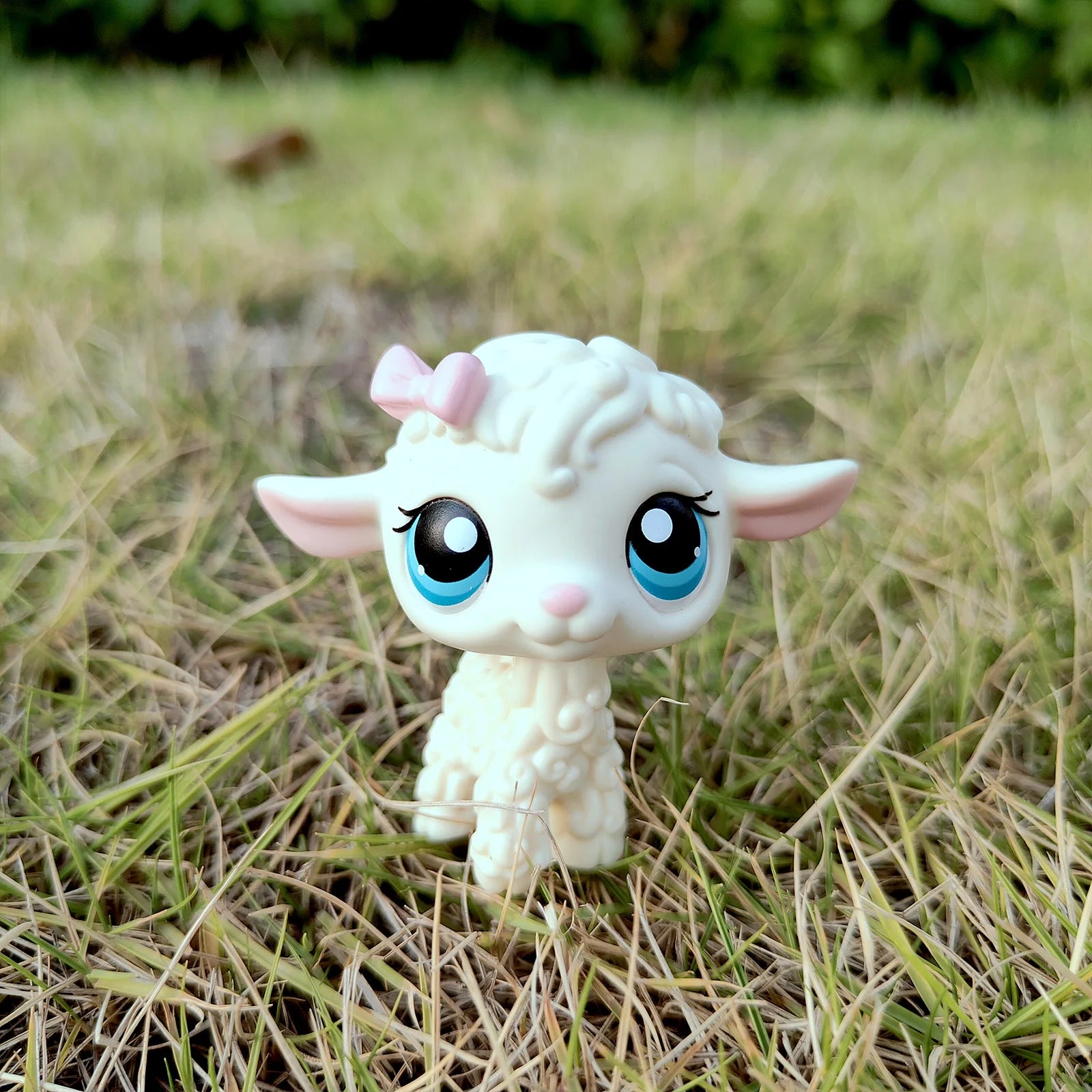 Minilpsshop Pet Shop Bobble Head Eye Reflection Rare Lamb Children's Gift for Boy and Girl Collection for LPS