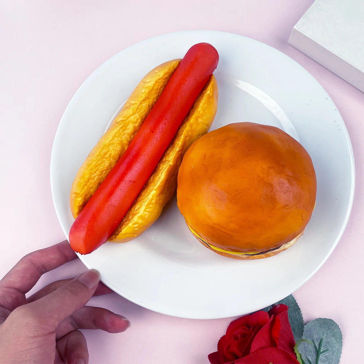 1Pc Soft Squishy Fake Burger or Hot Dog Model Slow Rebound Realistic Fast Food Photography Props Pretend Play Toy