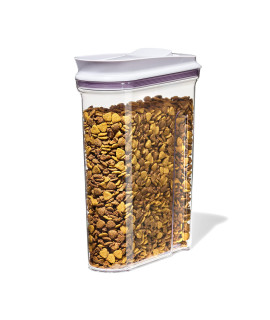 OXO Good Grips Pet Food Dispenser - 4.5 Qt/4.25 L |Ideal for up to 4lbs of Dog Food or 3.5lbs of Cat Food | Airtight Dog and Cat Food Storage Container | BPA Free