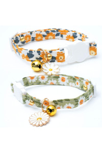 2 Pack Cotton Breakaway Cat Collars with Bell Daisy Pendant Kitty Kitten Collars Green Orange Collar for Female Girl Cats Male Boy Cats